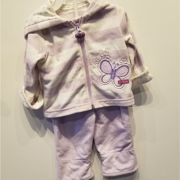 Carters 2 Pc Sweatsuit and Halloween Costume 3 Mo. - Picture 9 of 12